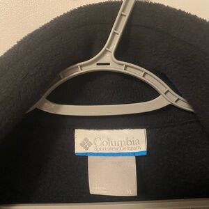 Columbia men’s fleece vest in black